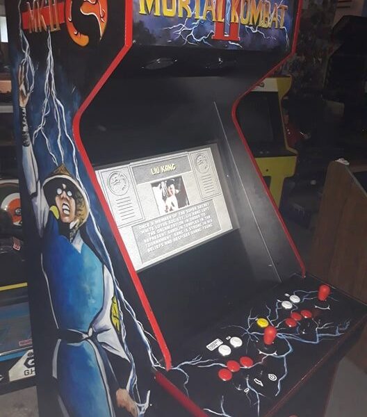 Mortal Kombat II Midway American Type Upright Cabinet